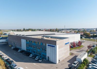 Veduta aerea dello stabilimento industriale e degli uffici di Berardi realizzati da Zini Elio S.r.l.